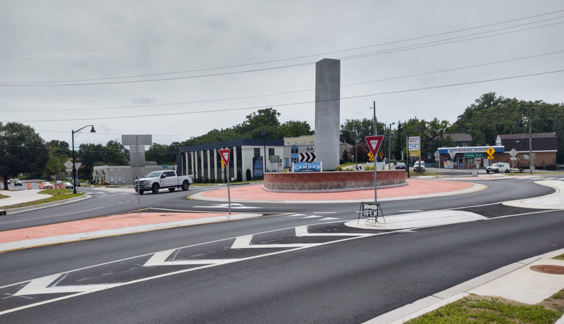 Wallace Montgomery: Riverside Roundabout